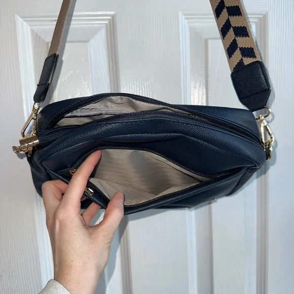 Navy Blue Crossbody bag - Picture 3 of 6